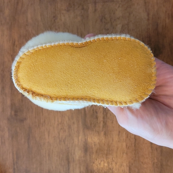 NWOT Infant moccasins - Picture 4 of 4
